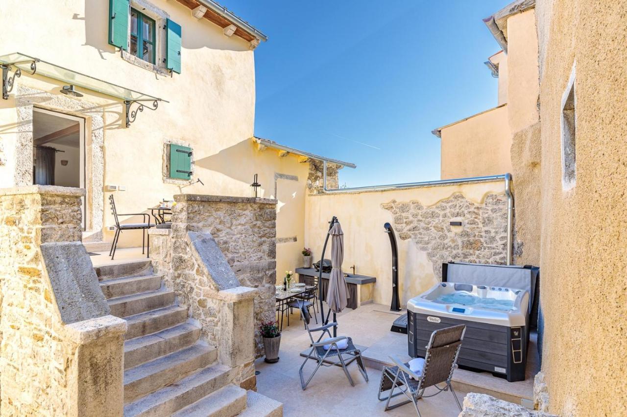 Casa Amelia In Pićan Exterior foto